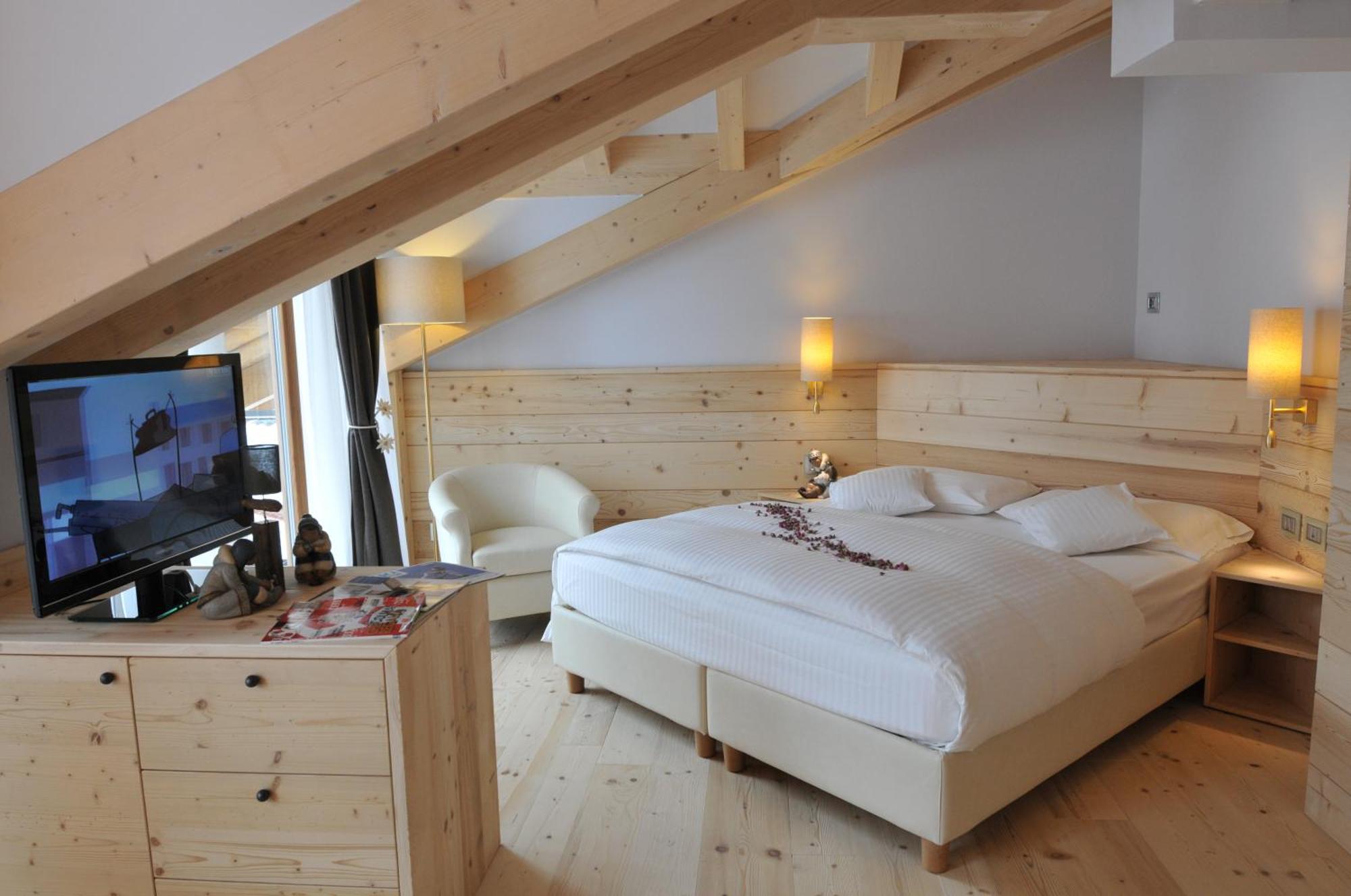 Chalet Laura Lodge Hotel Madonna Exteriör bild